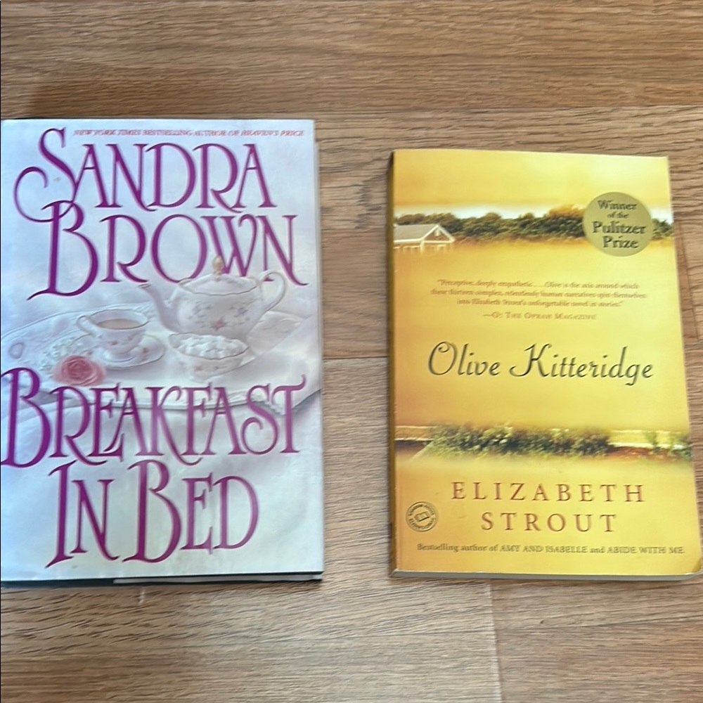 Sandra Brown 'Breakfast In Bed' & Elizabeth Strout 'Olive Kitteridge' Books